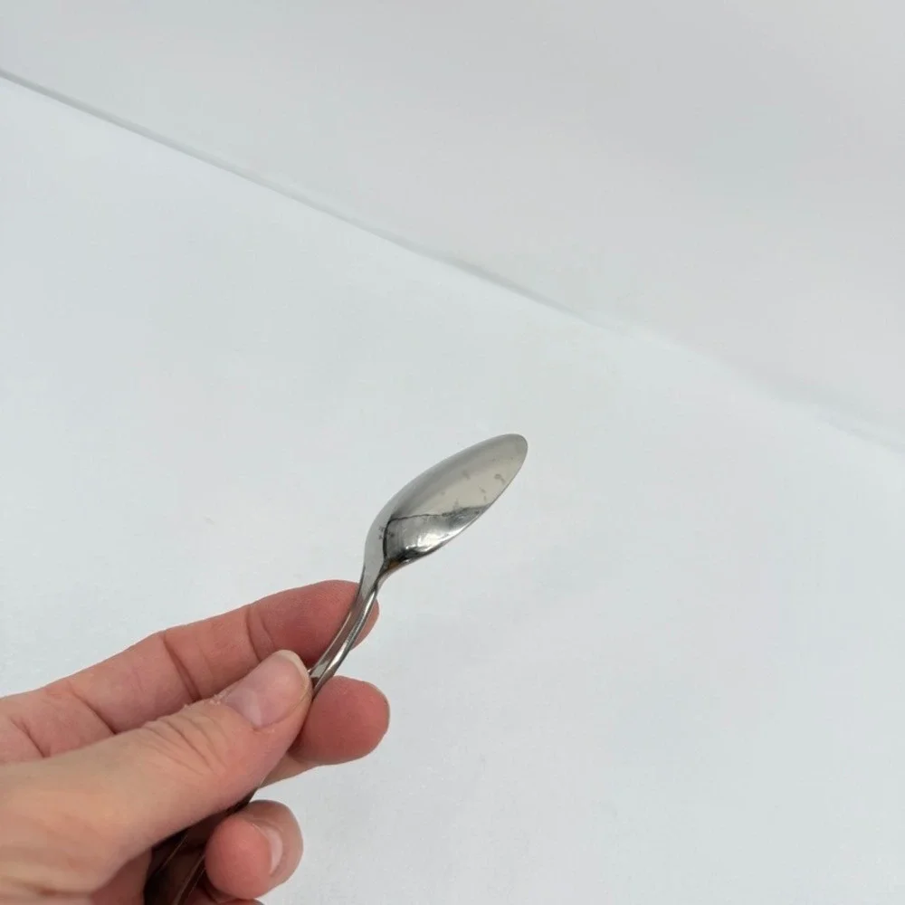 Oneida 18/10 Demitasse Dessert Mini Spoons Stainless Steel Flatware 4pc 4.25